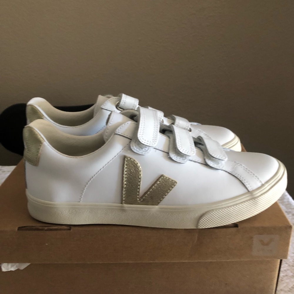 New in box Veja 3 lock white and gold sneakers sz 38